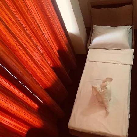 Family Deja Vu Hotel