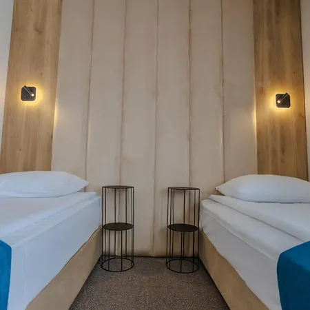 Family Deja Vu Hotel