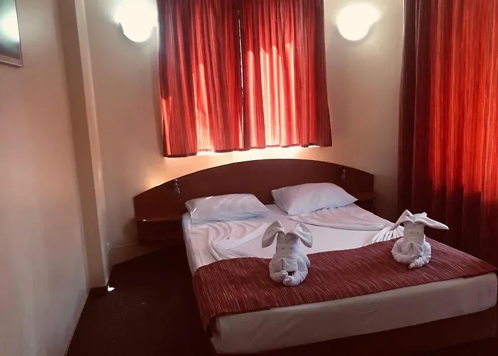 Hotel Family Deja Vu