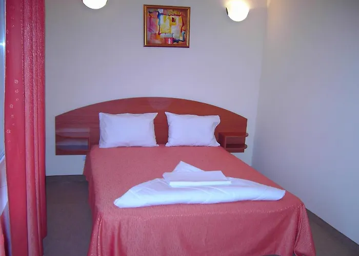 Family Deja Vu Hotel 2*